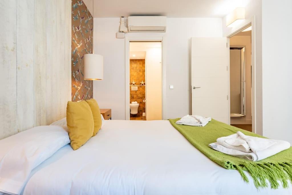 Super Central Malaga Flat With Terrace And Free Parking מראה חיצוני תמונה